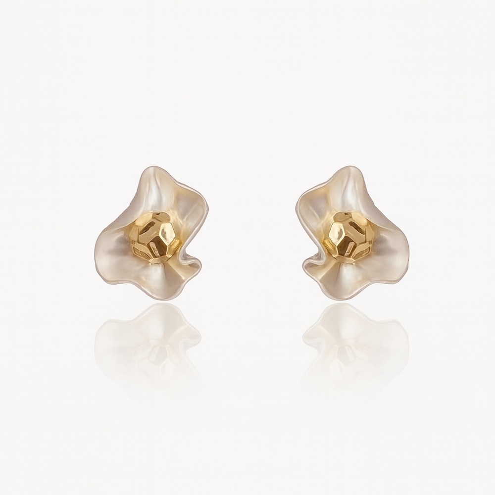 Floral Design Gold and Cream Earrings - Picture 1 of 7
